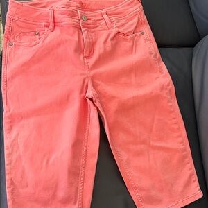 Tommy Bahama coral capri’s